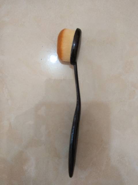 (STOK READY) BRUSH MAKE UP OVAL KUAS FOUNDATION