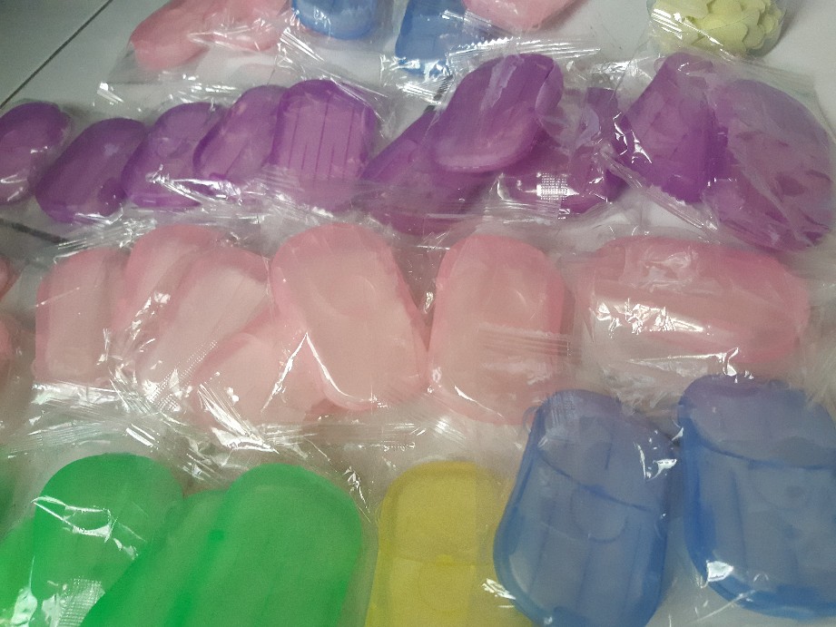 Soap Dispenser Acak 12 Gaya Botol Tabung Putaran Botol Luar Portabel Sabun Serpih Cuci Mandi Confetti Tray Gelembung Bunga Pape Perjalanan/kertas Sabun Portabel