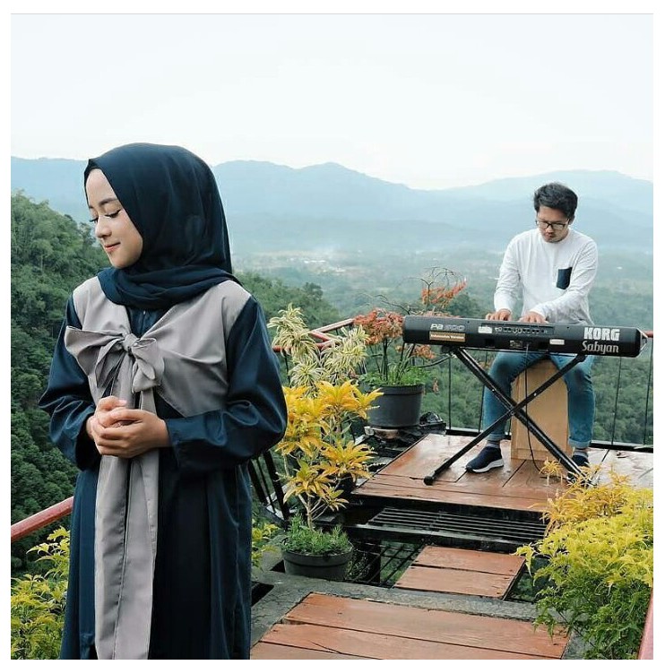 Pgbb Nisa Tunik Pilihan Nissa Sabyan Varian Warna Navy Model