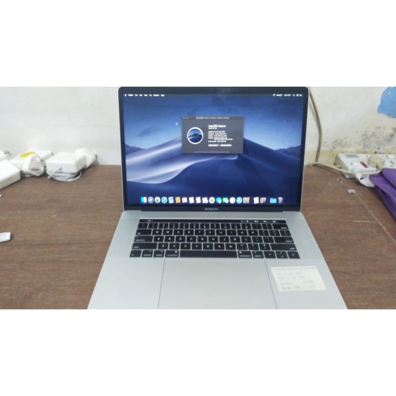 MAC PRO RETINA 15 IN 2019 tOUCHBAR RAM16 SSD256 cOREI7 DUAL VGA/MULUS