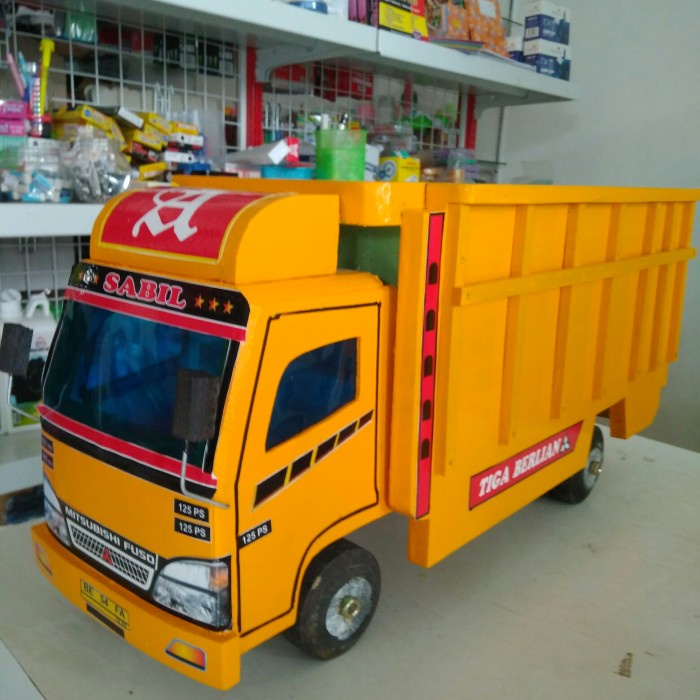 Terlaris Mainan mobil truk kayu miniatur truck oleng mobilan anak - Merah