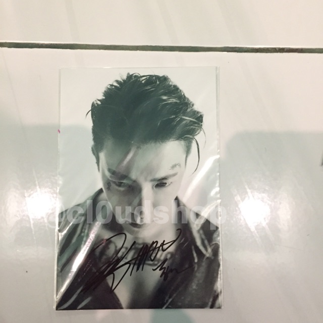 Donghae signed photo “DANGER”