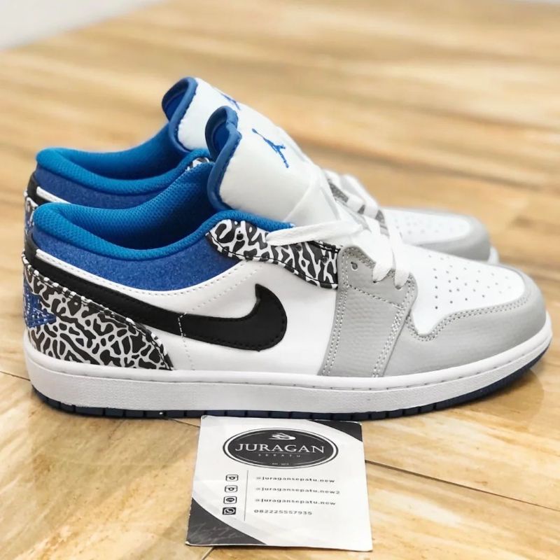 Nike Air Jordan 1 Low SE &quot;True Blue&quot;