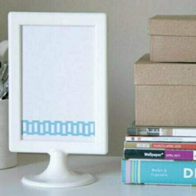 Frame standing ukuran 4R putih