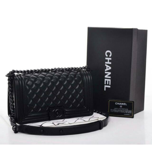 Chanel Boy So Black Medium Quilted FREE BOX