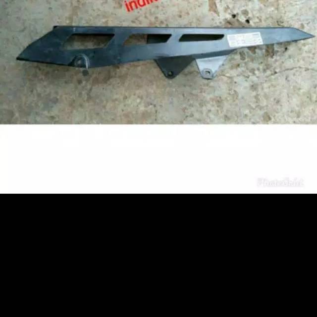 Setengkas tutup rantai ninja RR ,ninja RR new original Kawasaki