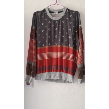 (Preloved) Sweater Deenay