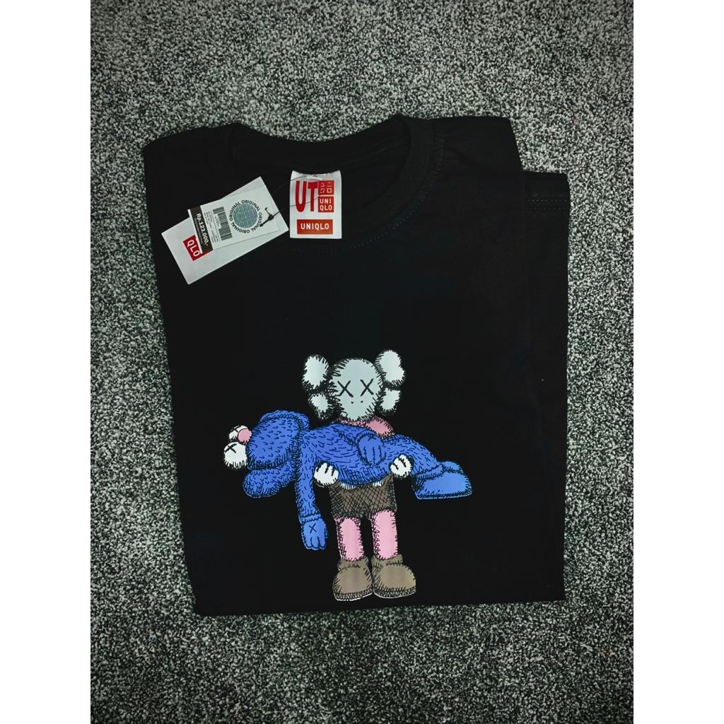 Kaos Baju Tshirt Uniqlo X Kaws