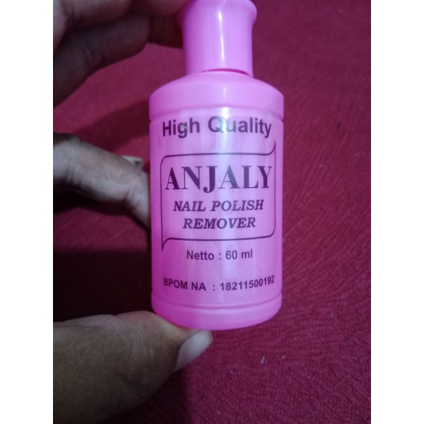 Pembersih kutek / nail polish remover