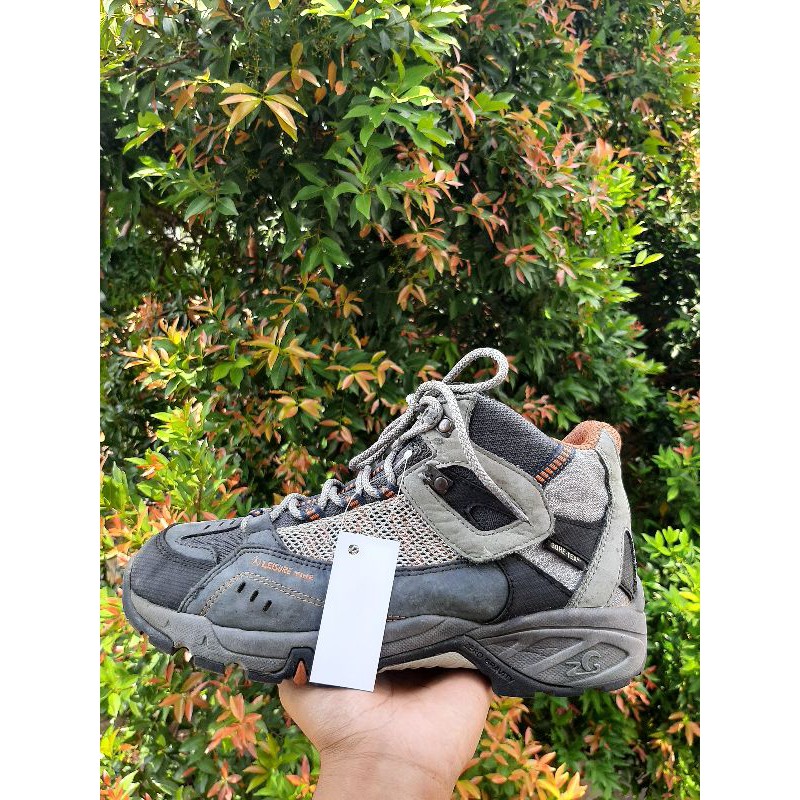 Sepatu Outdoor Leisure Time