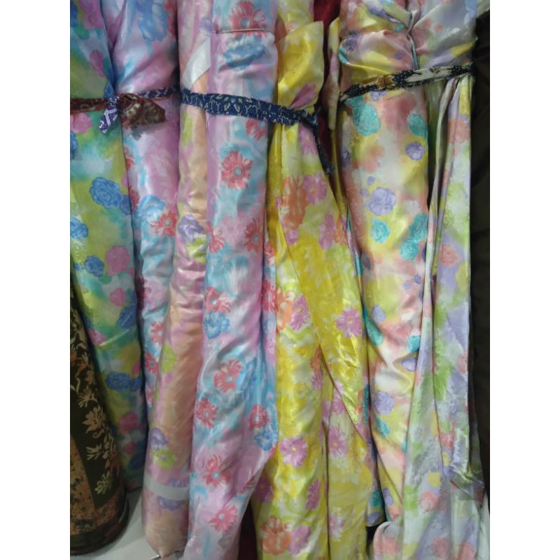 kain jaguar mengkilap bunga rose timbul ecer grosir pasar Tegal gubug Cirebon kios c100