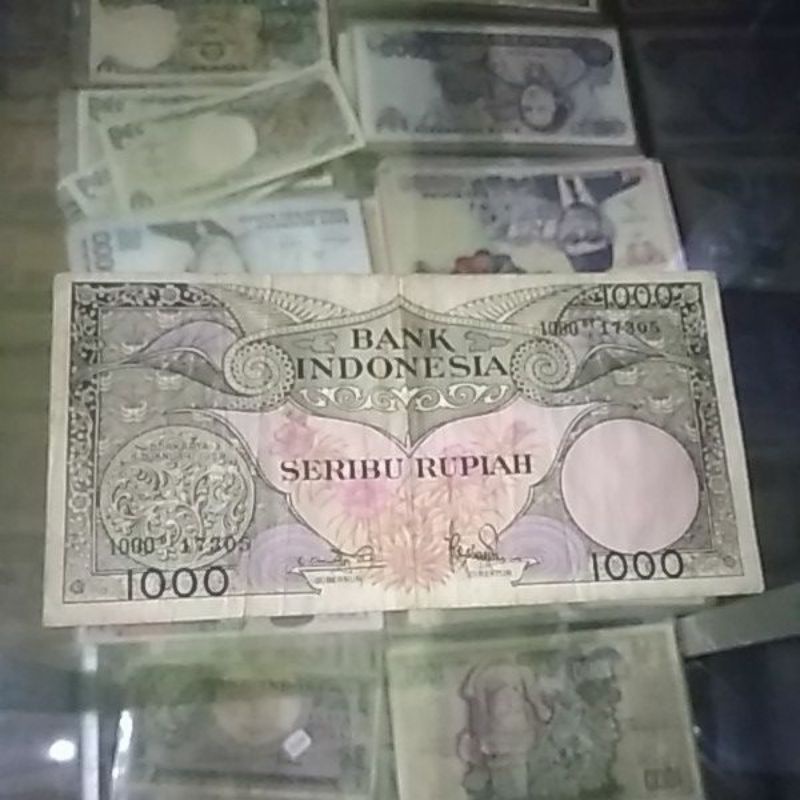 Uang kuno 1000 rupiah seri bunga
