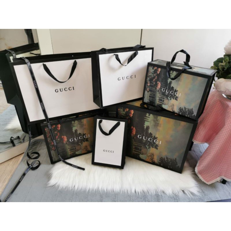 

Tas fashion branded PAPERBAG, PITA, FAKEBILL BRANDED
