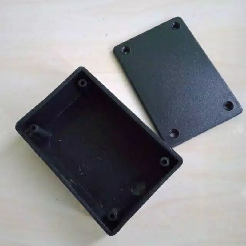 

box X1 7.5 x 5 x 2.5cm