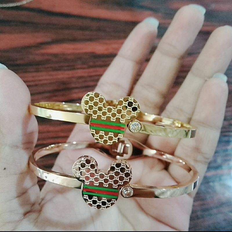 Set Perhiasan Mickey Gucci Titanium. Perhiasan Titanium Premium. Perhiasan Mewah.
