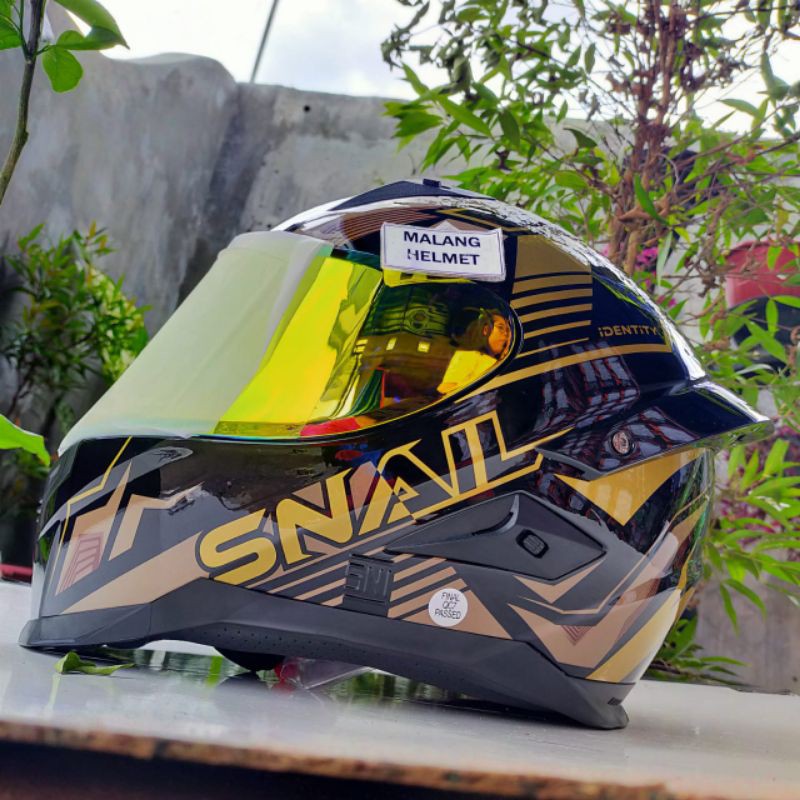 Helm SNAIL FFS 1 Identity Gold