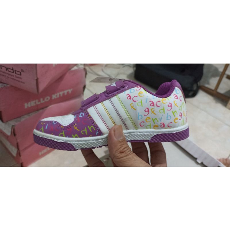 cuci gudang sepatu Anak Hello Kitty HK-2012