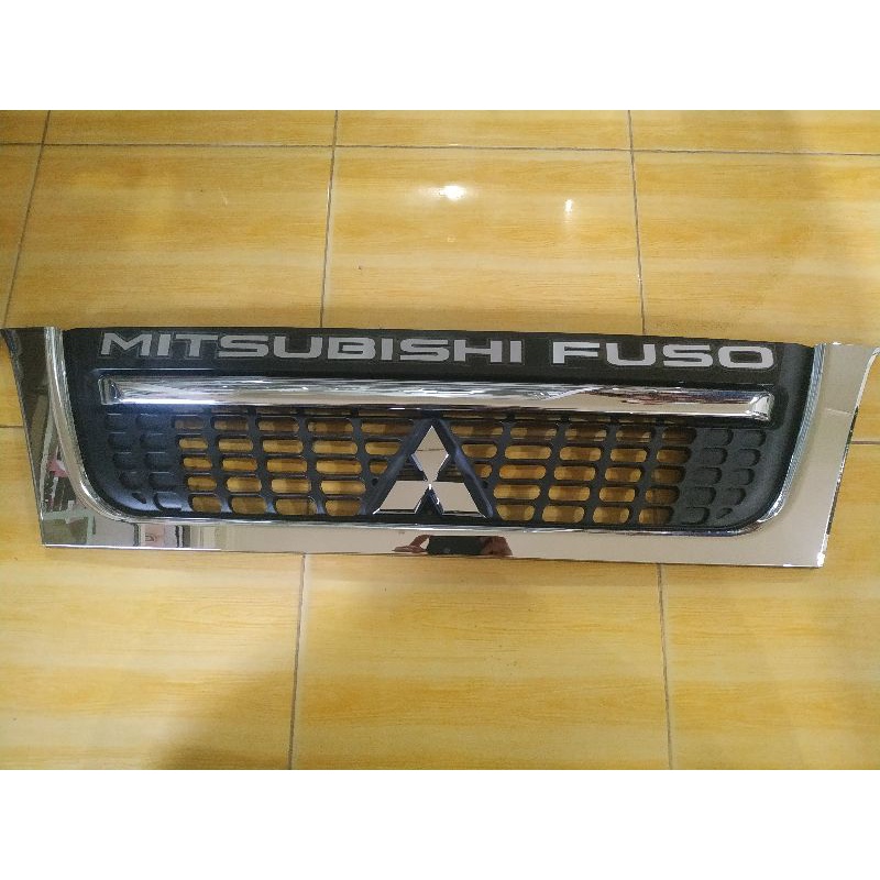 Grill ram depan Mitubishi Colt diesel Canter tahun 2021 kw merk Emgi