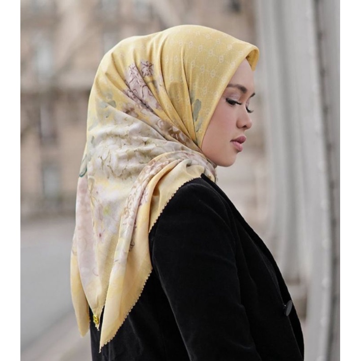 Buttonscarves Hydrangea Jaune