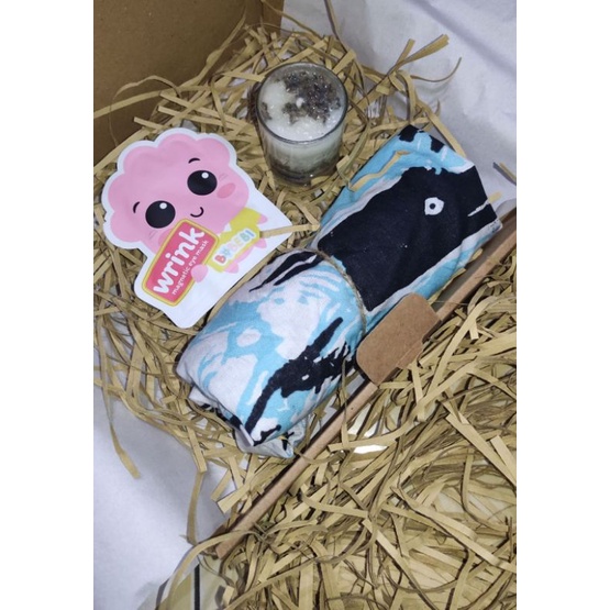 

HAMPERS/GIFT BOX/KADO WISUDA/KADO ULTAH/DASTER KEKINIAN LILIN AROMATERAPI EYE MASK