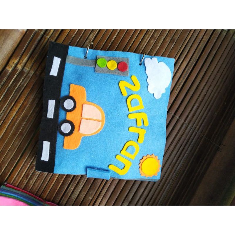 busy book / activity book / buku flanel / buku kain / soft book