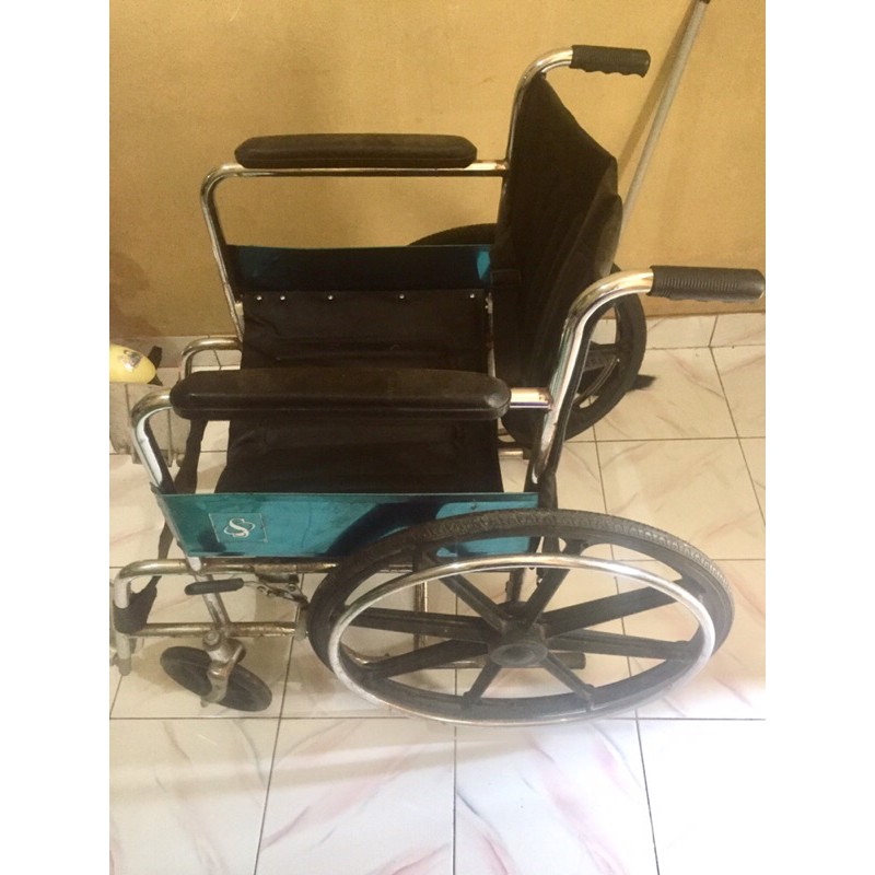 kursi roda medis lansia bekas preloved