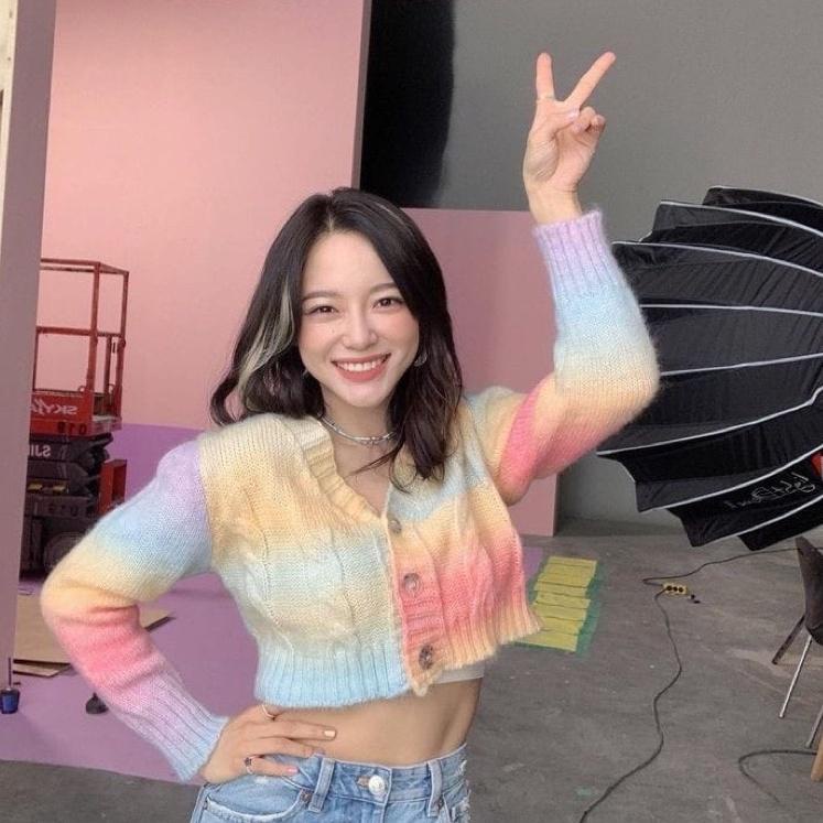 Sangat Nyaman.. [ SALE ] CARDIGAN KOREA IMPORT KNIT RAINBOW JISOO SEJEONG