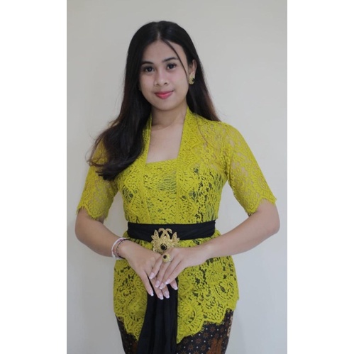 Kebaya bali brokat semiperancis lengan pendek