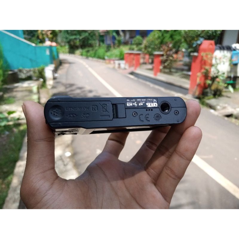 KAMERA POCKET SONY DSC W810 BEKAS MULUS-5
