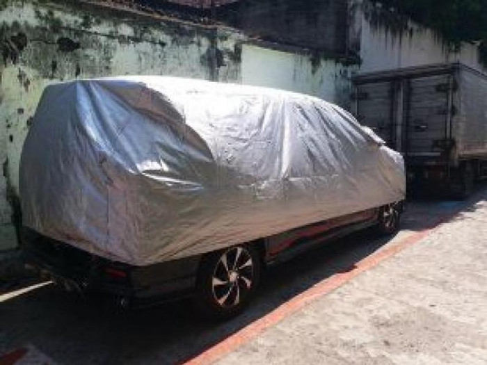 body cover mobil Avanza calya sigra Agya Ayla