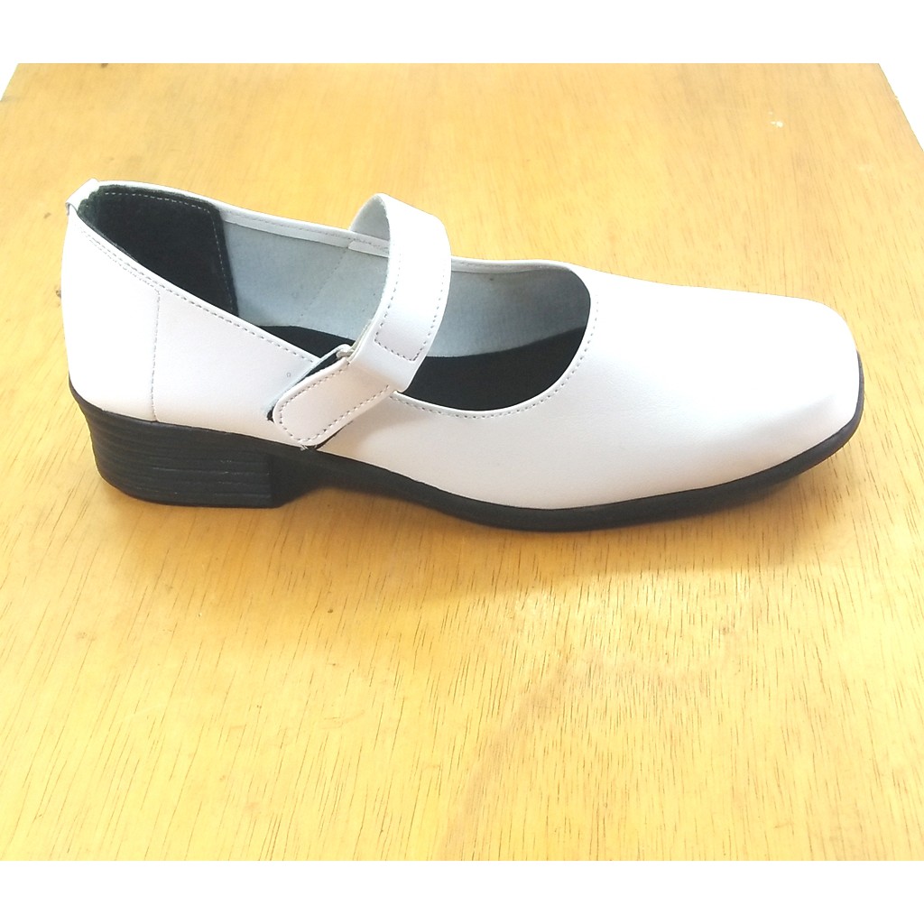 Sepatu Pantofel Wanita Hak Pendek JL Putih