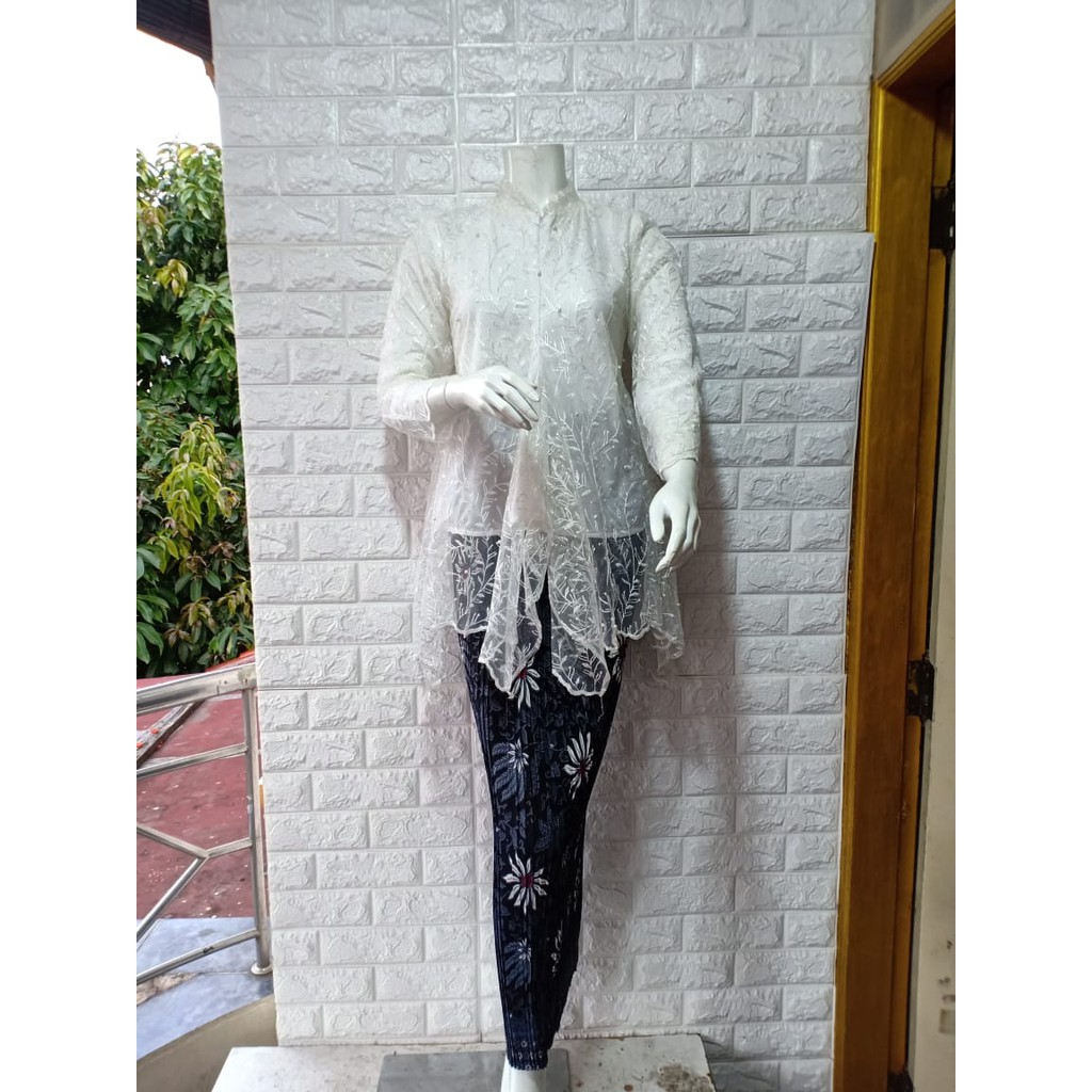 SET KEBAYA TULLE MUTIARA BORDIR