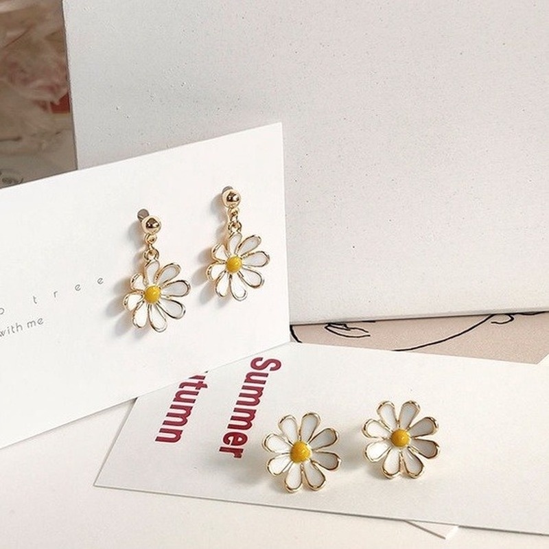 Small daisy flower creative personality feminine temperament sweet wild earrings 210807