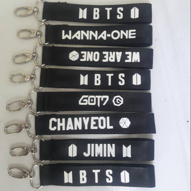 BTS GOT7 EXO WANNA ONE BLAKPINK SEVENTEEN NCT TWICE Strap kpop name keychain keyring lanyard custom