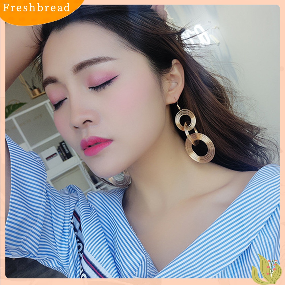 Anting Kait Gantung Lingkaran Besar Multi Layer Bahan Alloy Gaya Vintage untuk Wanita