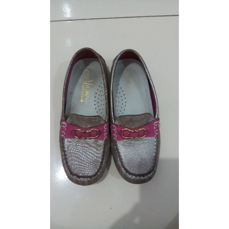 SEPATU ANAK AIXAGGIO (PRELOVED)