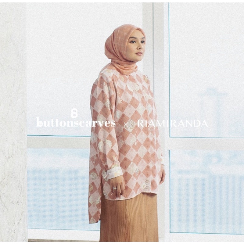 Daria Top Buttonscarves x Ria Miranda