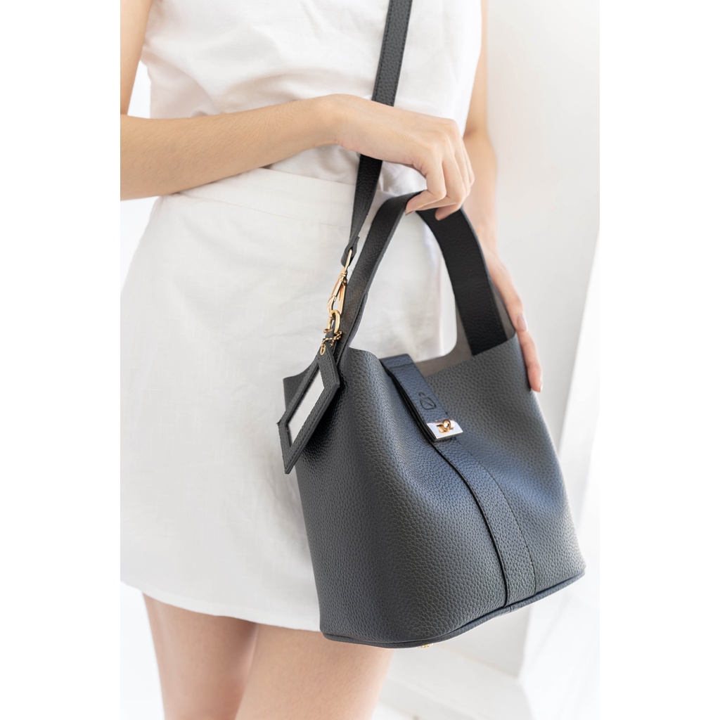 Nonataliashop - Swan Slingbag (Free 3 Huruf)