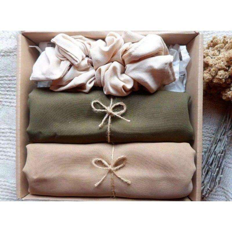 

HAMPERS HIJAB BELA SQUARE GIFT BOX KADO HIJAB WISUDA ULANG TAHUN WEDDING