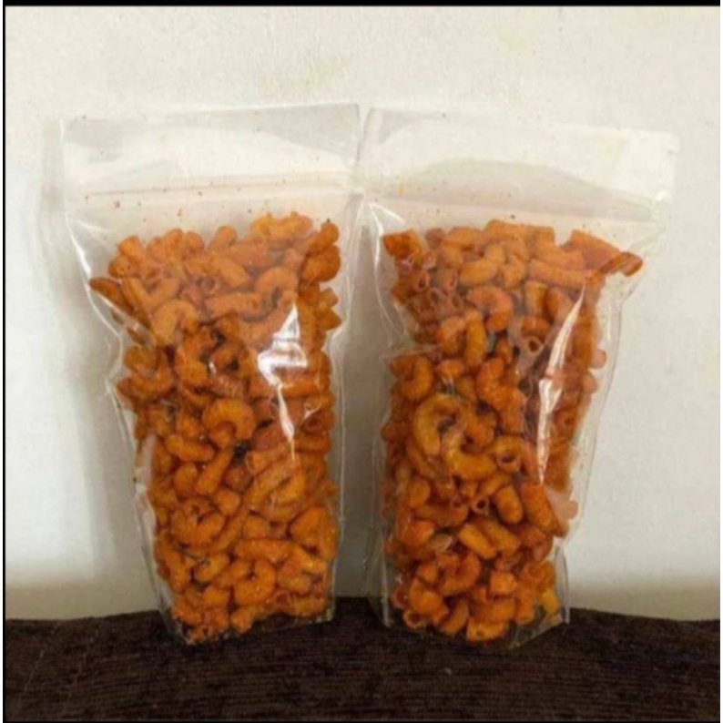 

Makaroni renyah dengan daun jeruk