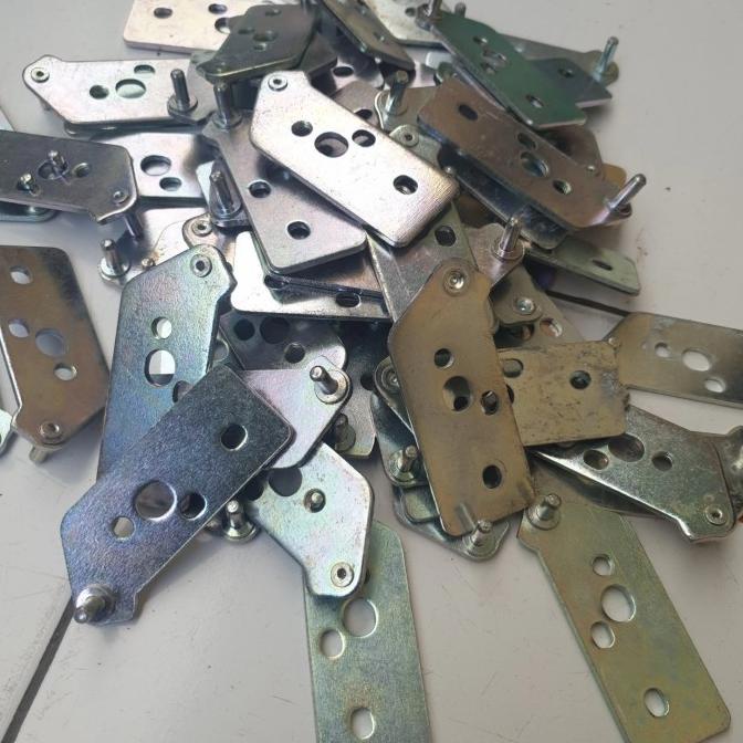 Engsel Kulkas Bawah 03