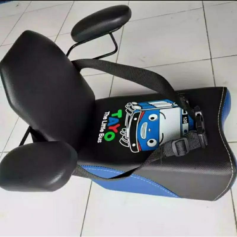 Boncengan motor anak sandaran