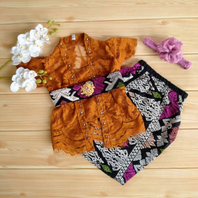 0-4 tahun Setelan pakaian adat Bali ke pura / kebaya brokat payet free bandana