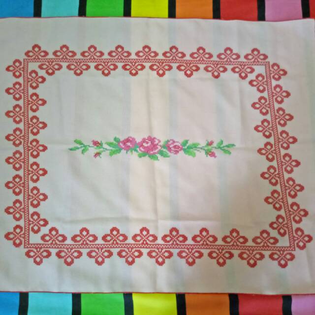 Motif Taplak Meja Kain Strimin