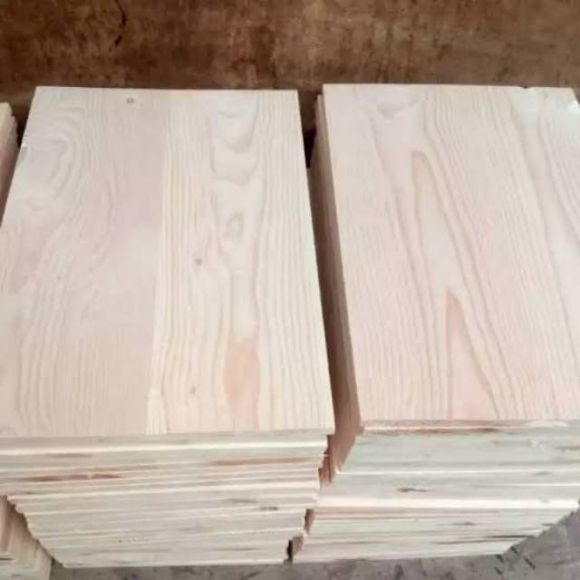 

Papan pinus halus