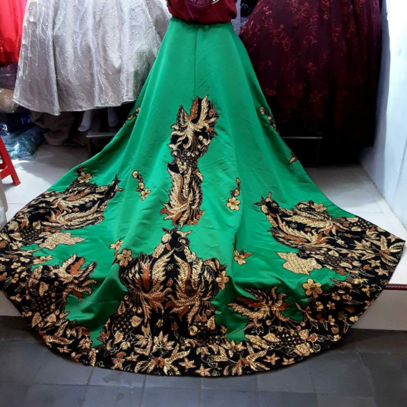 ROK EKOR SATEN BATIK PRADA