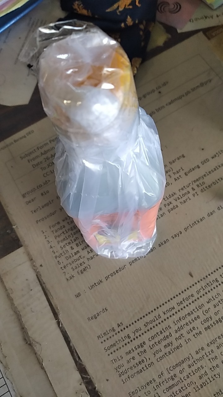 Tan Poi Sua . Jamu Gosok Cap Orang 150 Ml . Pj Lion . Medan