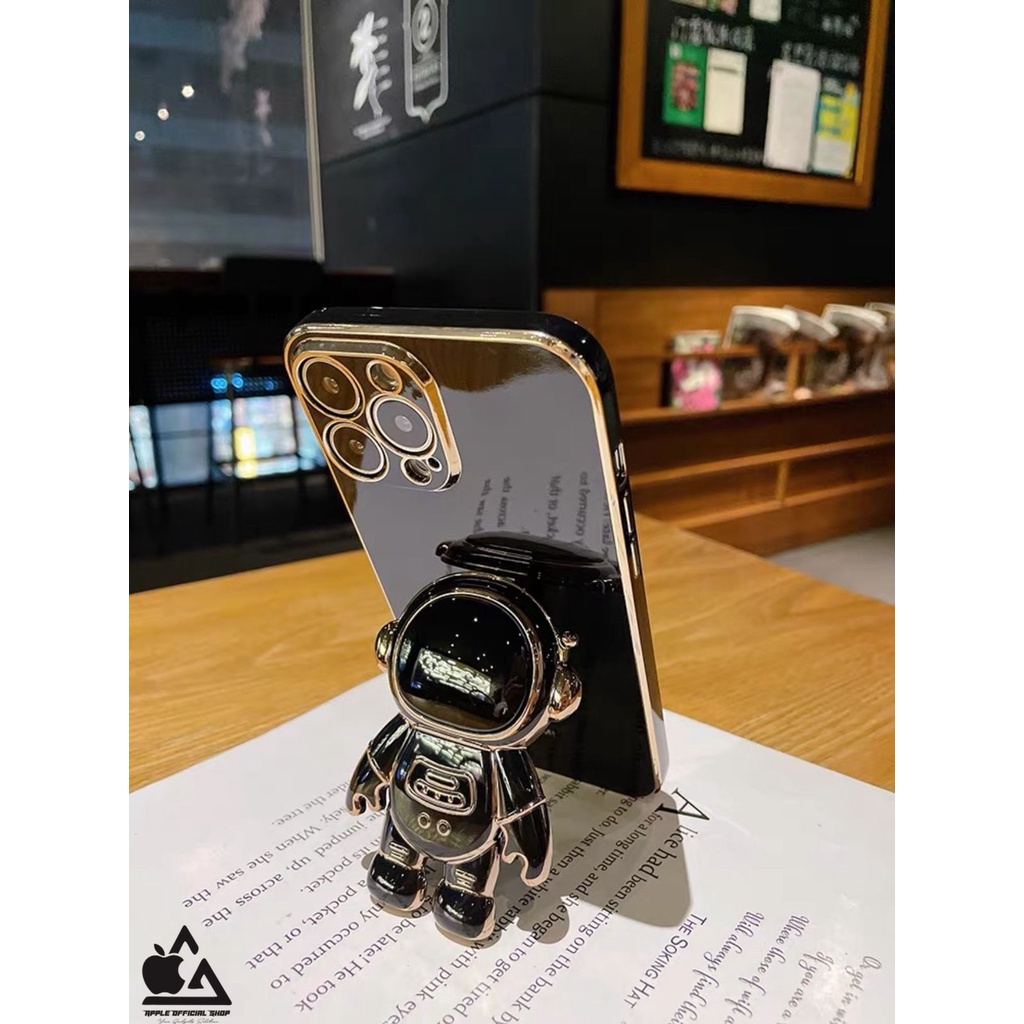 PREMIUM SOFTCASE 3D NASA ASTRONOT STANDING LIST GOLD iPhone 13 PRO MAX 12 PRO MAX  11 PRO MAX XR X XS MAX 7 7+ 8 8+ SE 2 3 Soft Case Candy Clear Chrome Krom Astronout Silikon Hp Cover Camera Protection