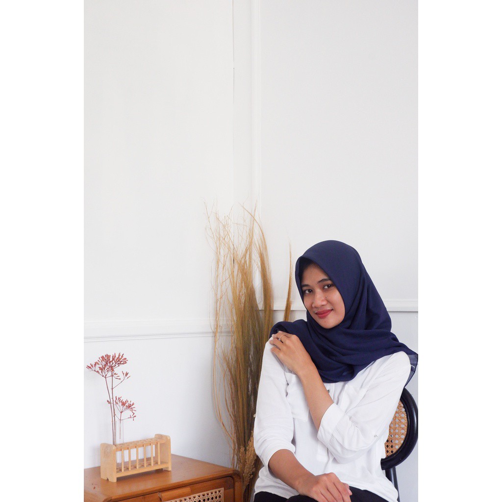 50 warna BELLA SQUARE JILBAB SEGI EMPAT POLLYCOTTON-bella navy