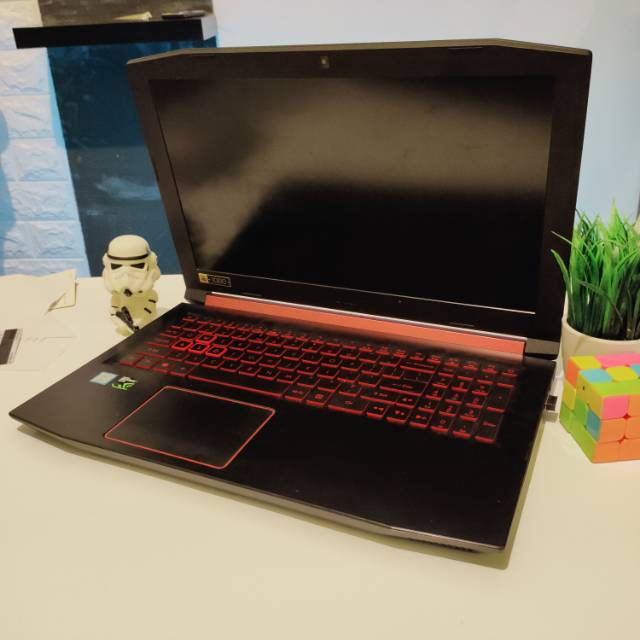 (Second) Acer Predator Nitro 5 i7-7700HQ 8GB 1TB Laptop Gaming